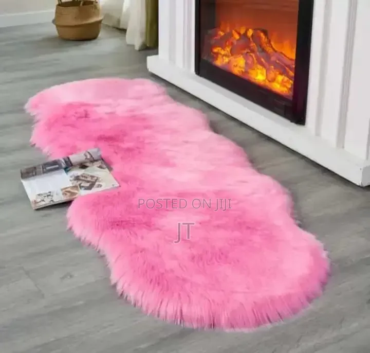Fluffy Bedside/ Dashboard Chiwawa Mat