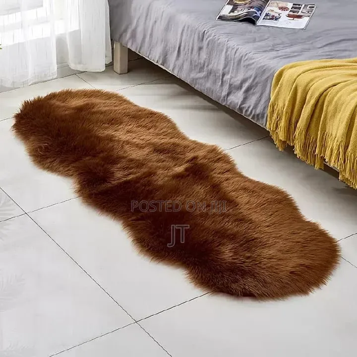 Fluffy Bedside/ Dashboard Chiwawa Mat