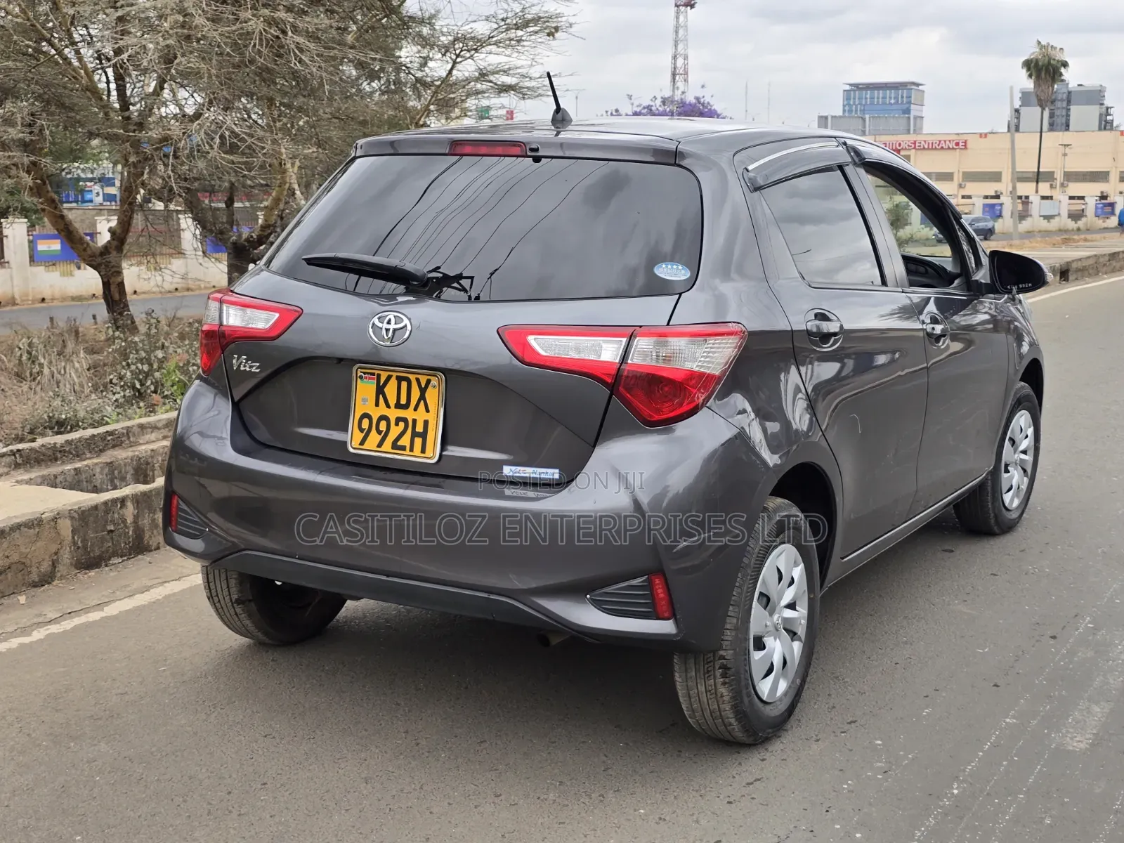 Toyota Vitz 1.0 FWD 5dr 2019 Gray