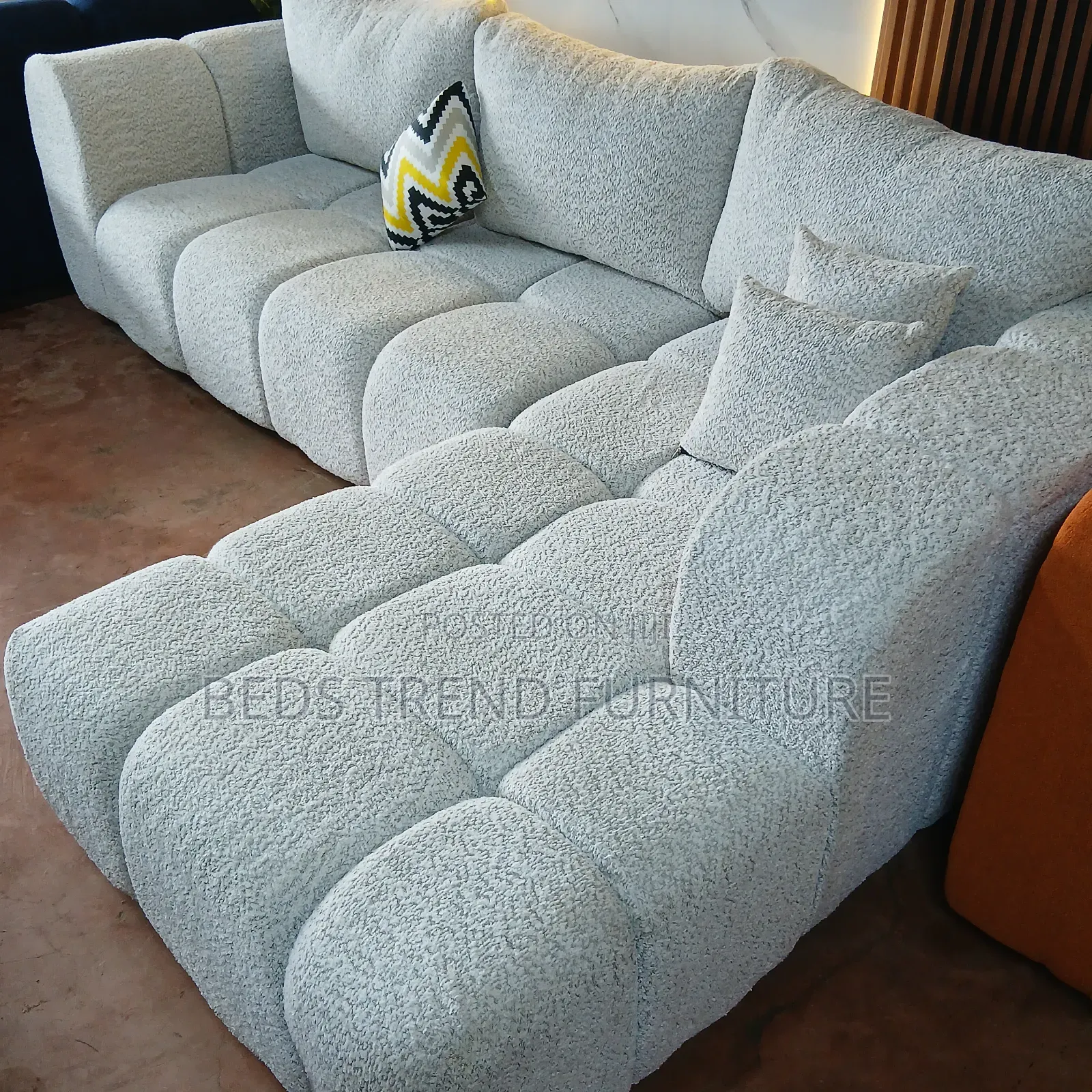 Milky White Bubble L Shaped Seat