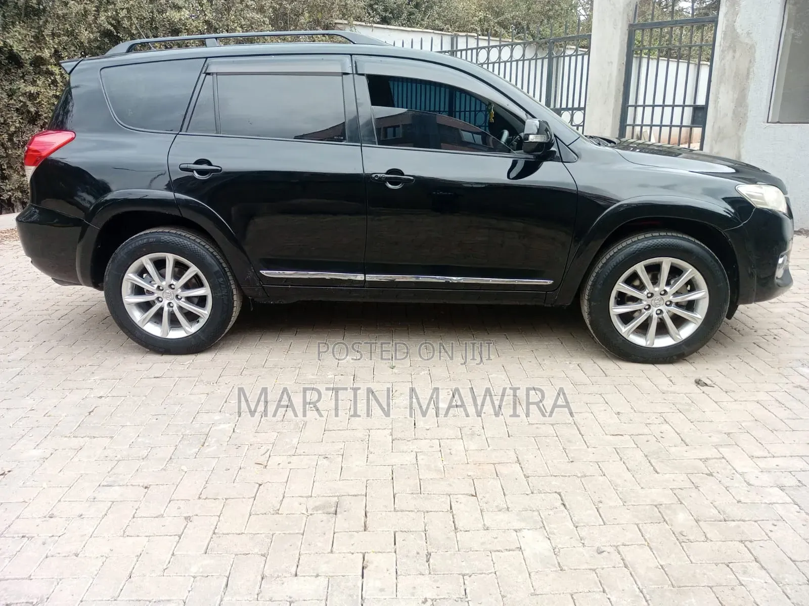 Toyota Vanguard 2010 Black