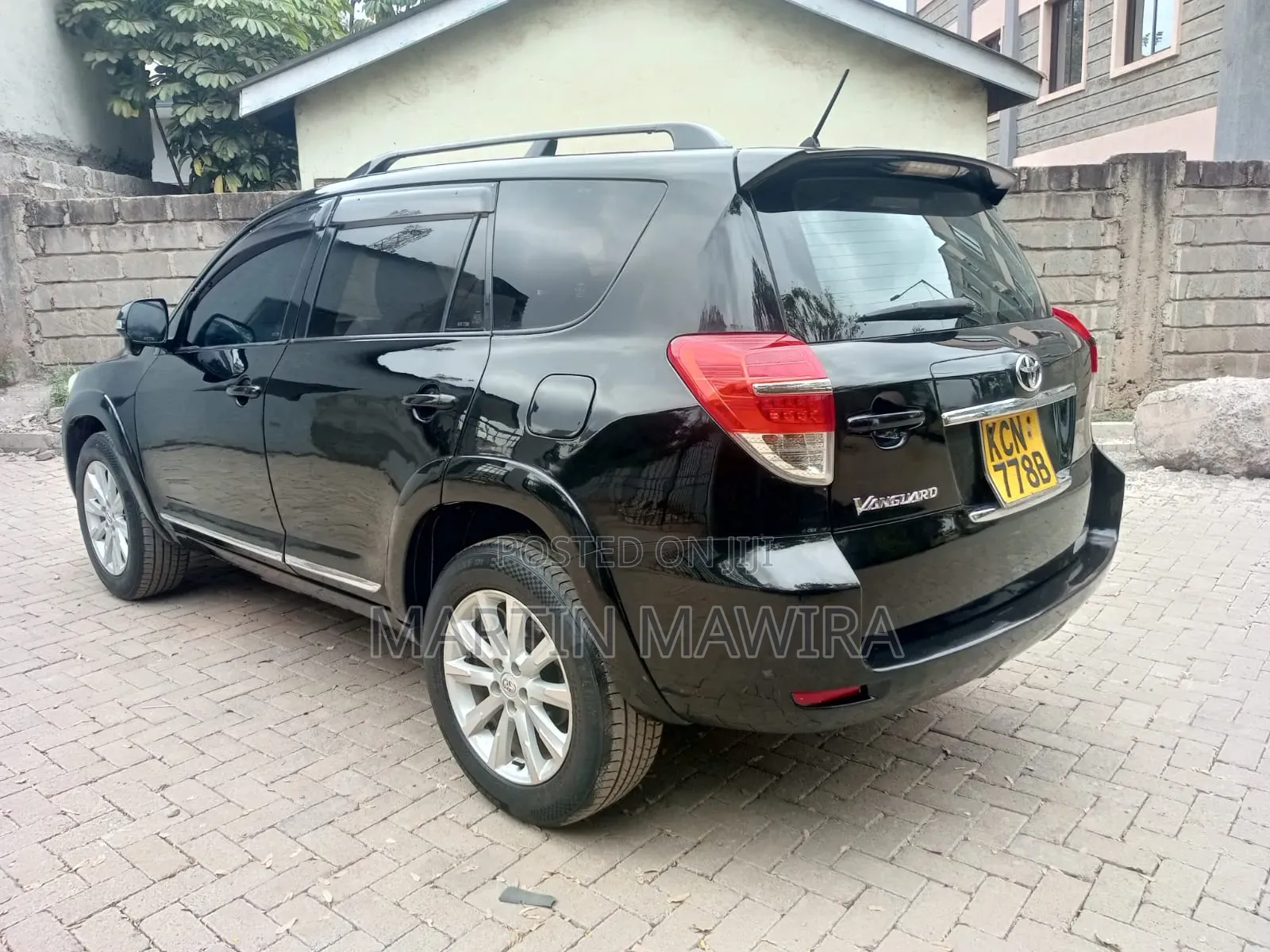 Toyota Vanguard 2010 Black