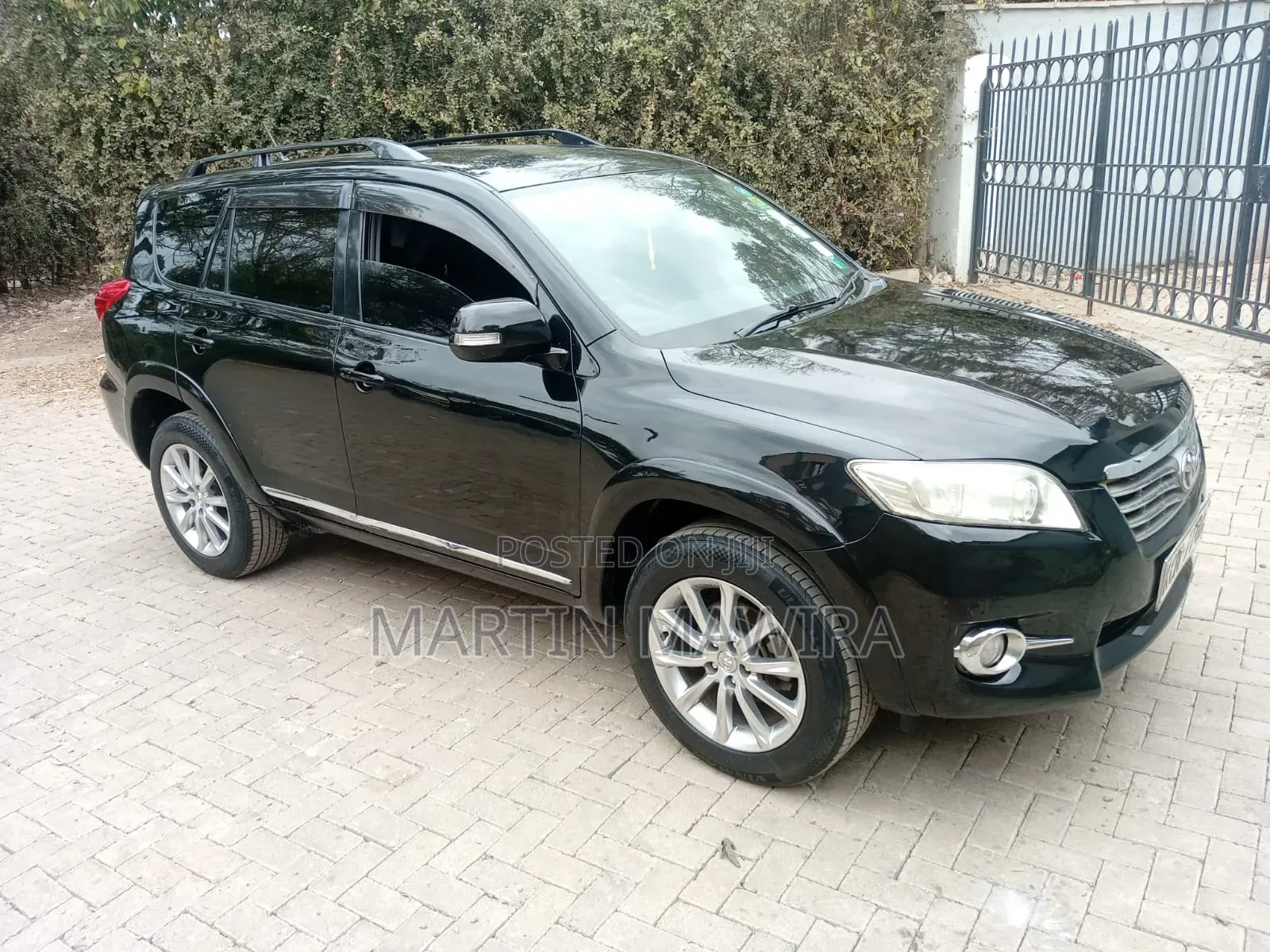 Toyota Vanguard 2010 Black