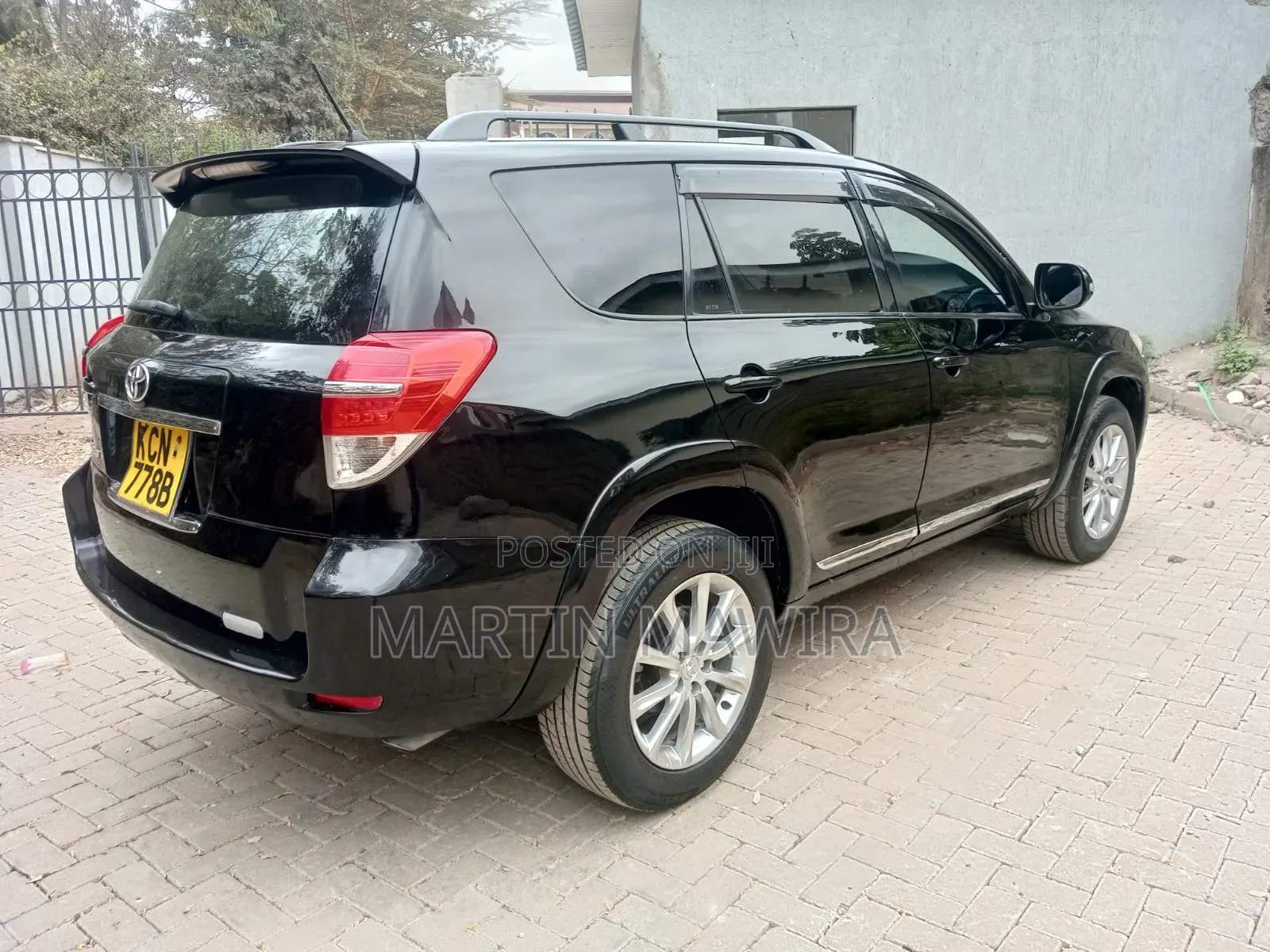 Toyota Vanguard 2010 Black