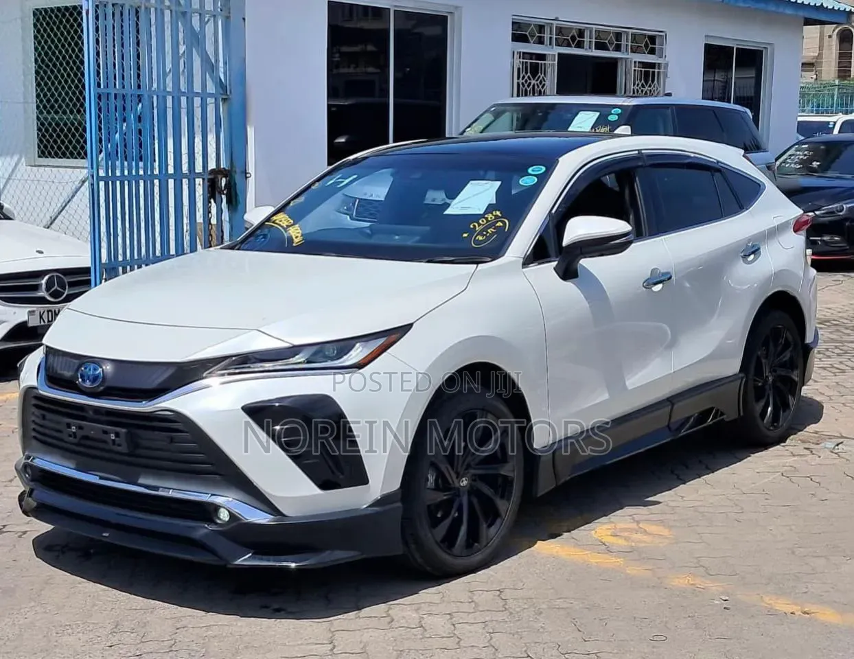 Toyota Harrier 2021 White