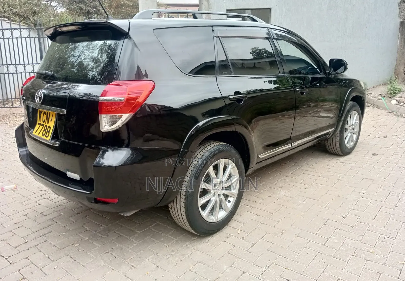 Toyota Vanguard 2010 Black