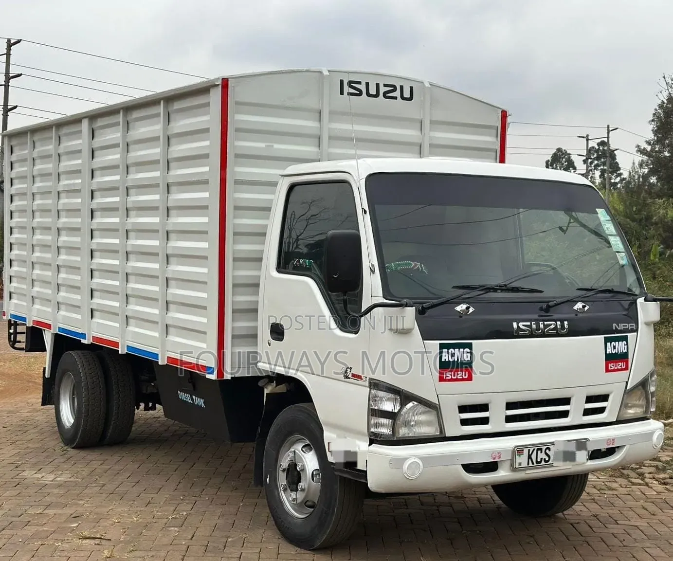 Isuzu NPR 2018 White