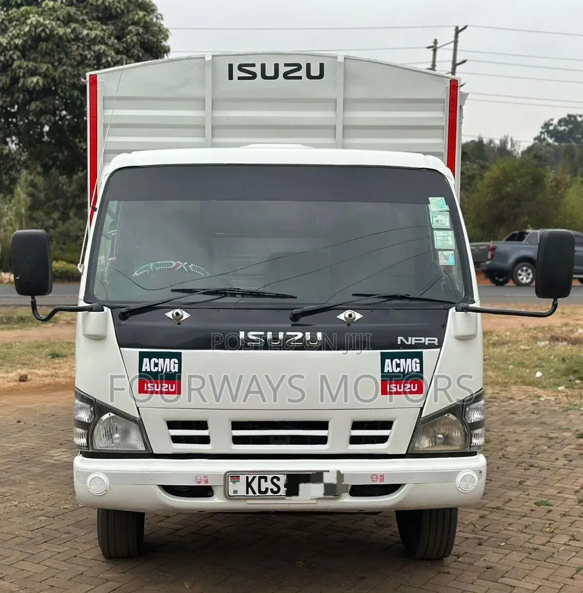 Isuzu NPR 2018 White
