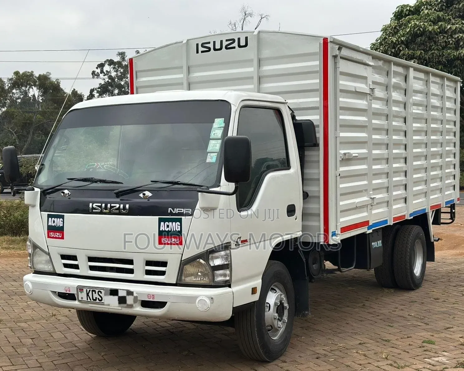 Isuzu NPR 2018 White