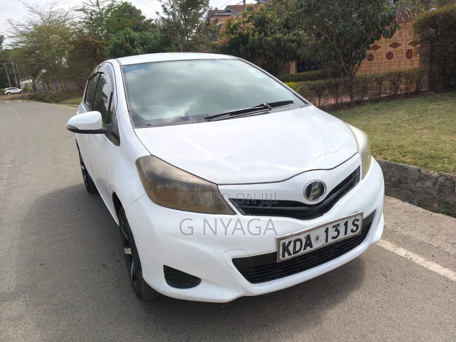 Toyota Vitz 2013 White