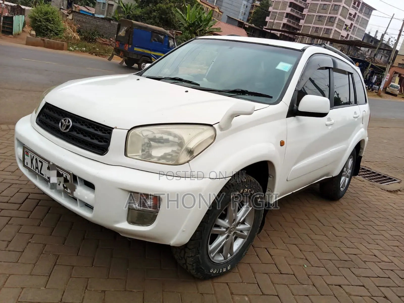 Toyota RAV4 Automatic 2000 White
