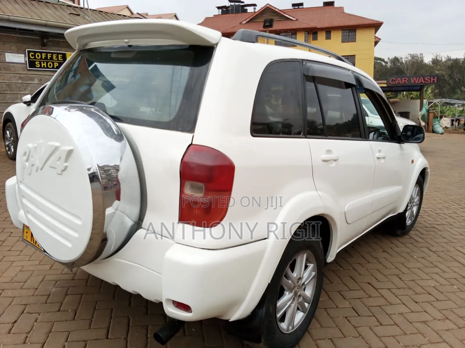 Toyota RAV4 Automatic 2000 White