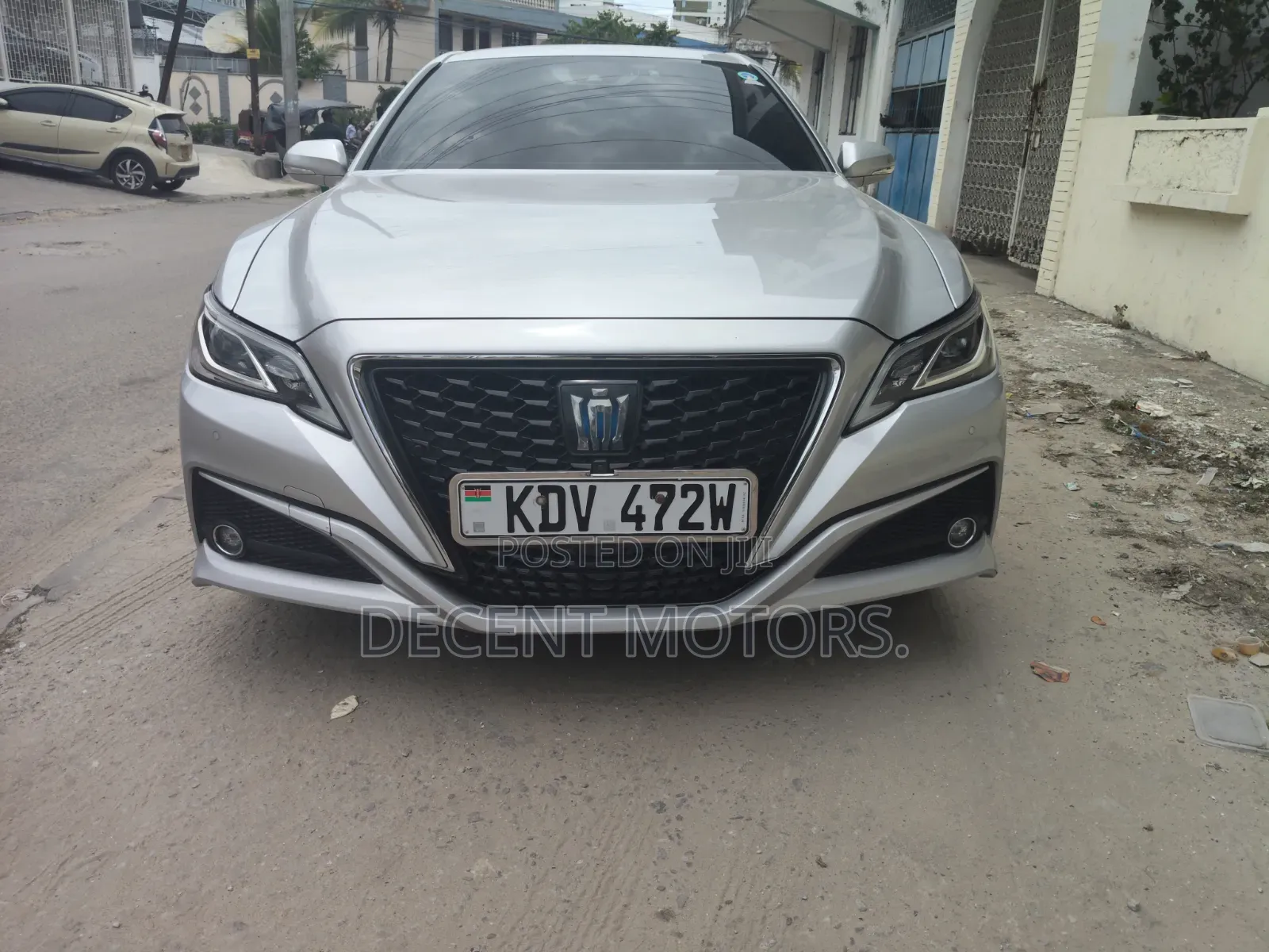 Toyota Crown 2018 Silver