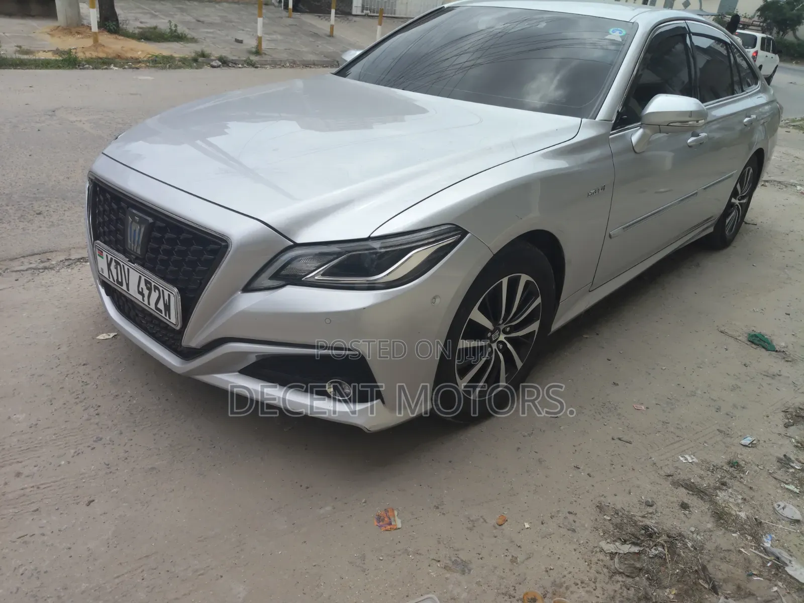 Toyota Crown 2018 Silver