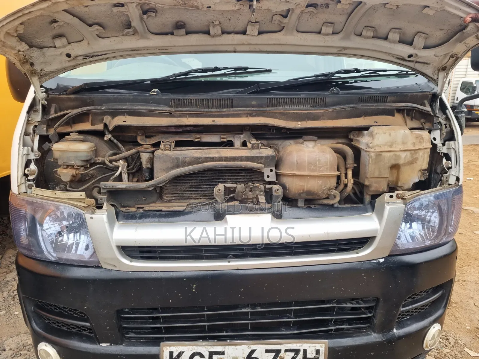 Toyota HiAce 2009 White