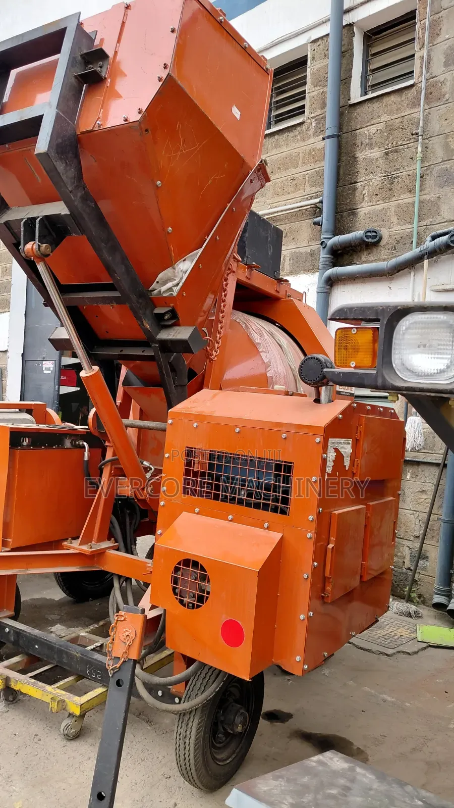 Esquire Self-Loading Big Concrete Mixer Machine Diesel Powered