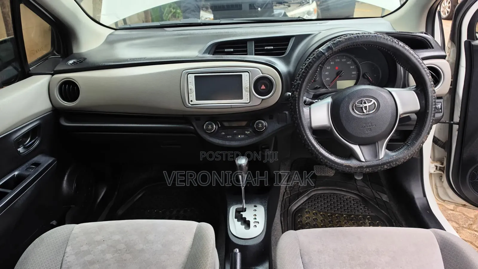 Toyota Vitz 2013 White