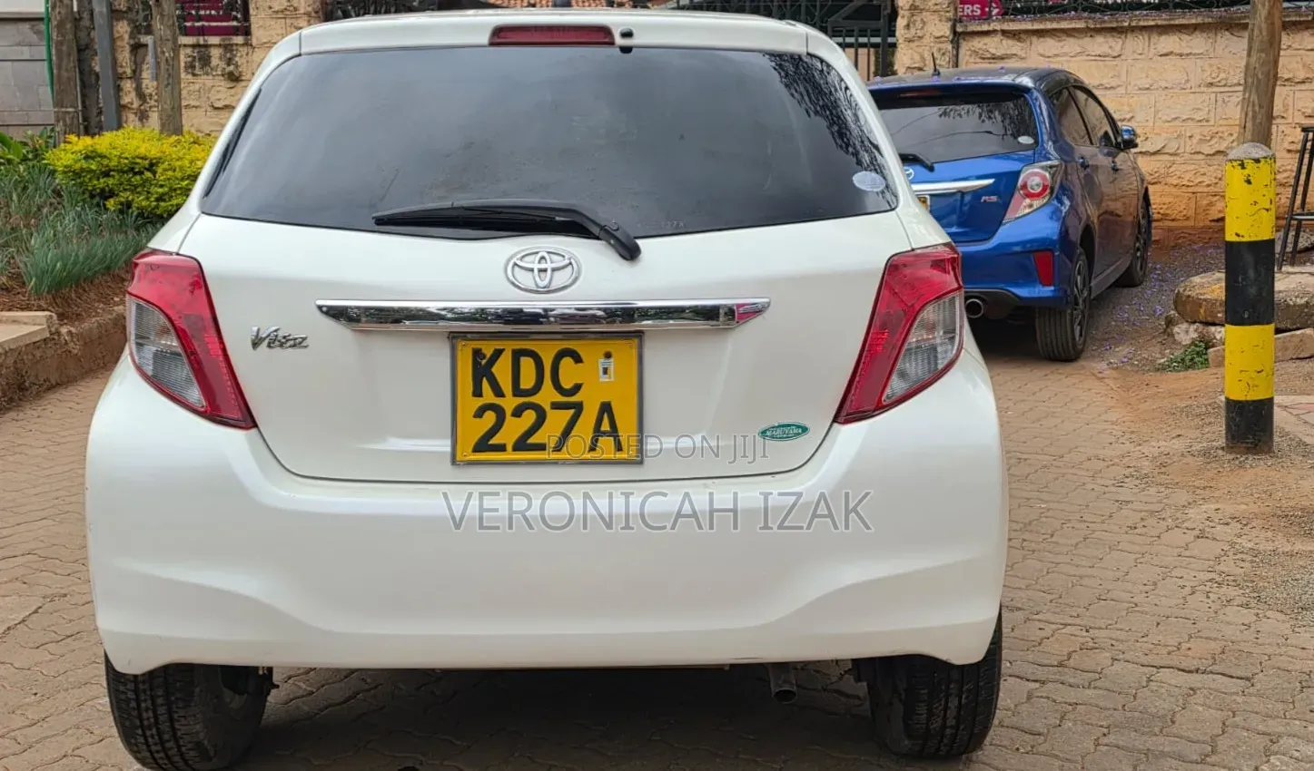 Toyota Vitz 2013 White