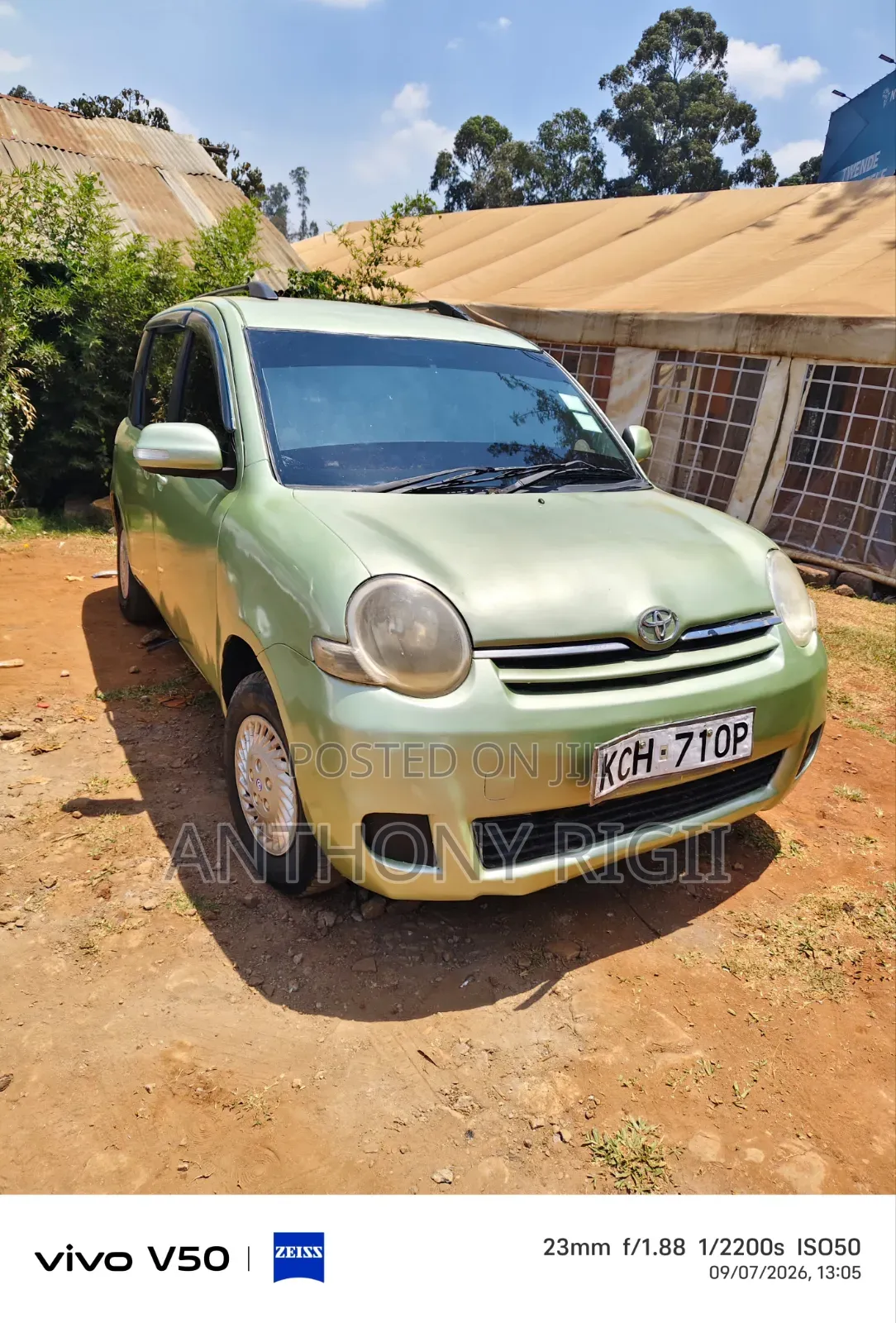 Toyota Sienta 2010 Green