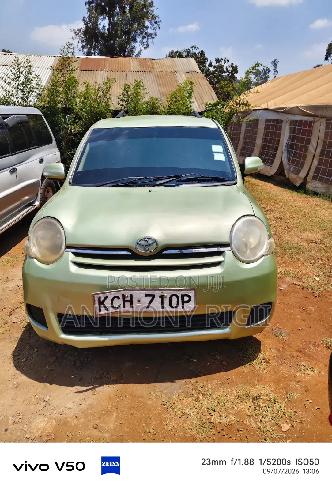 Toyota Sienta 2010 Green