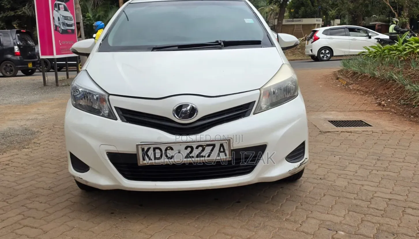 Toyota Vitz 2013 White