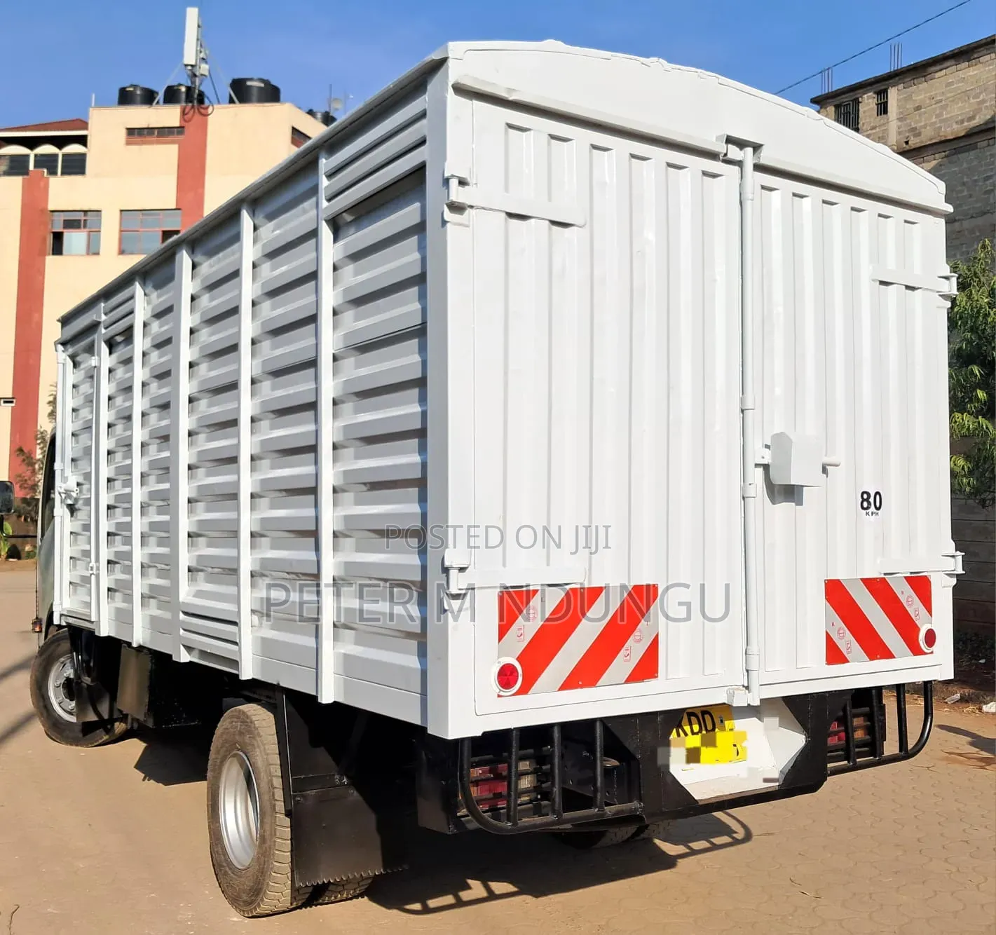 Isuzu NQR, 2021 White