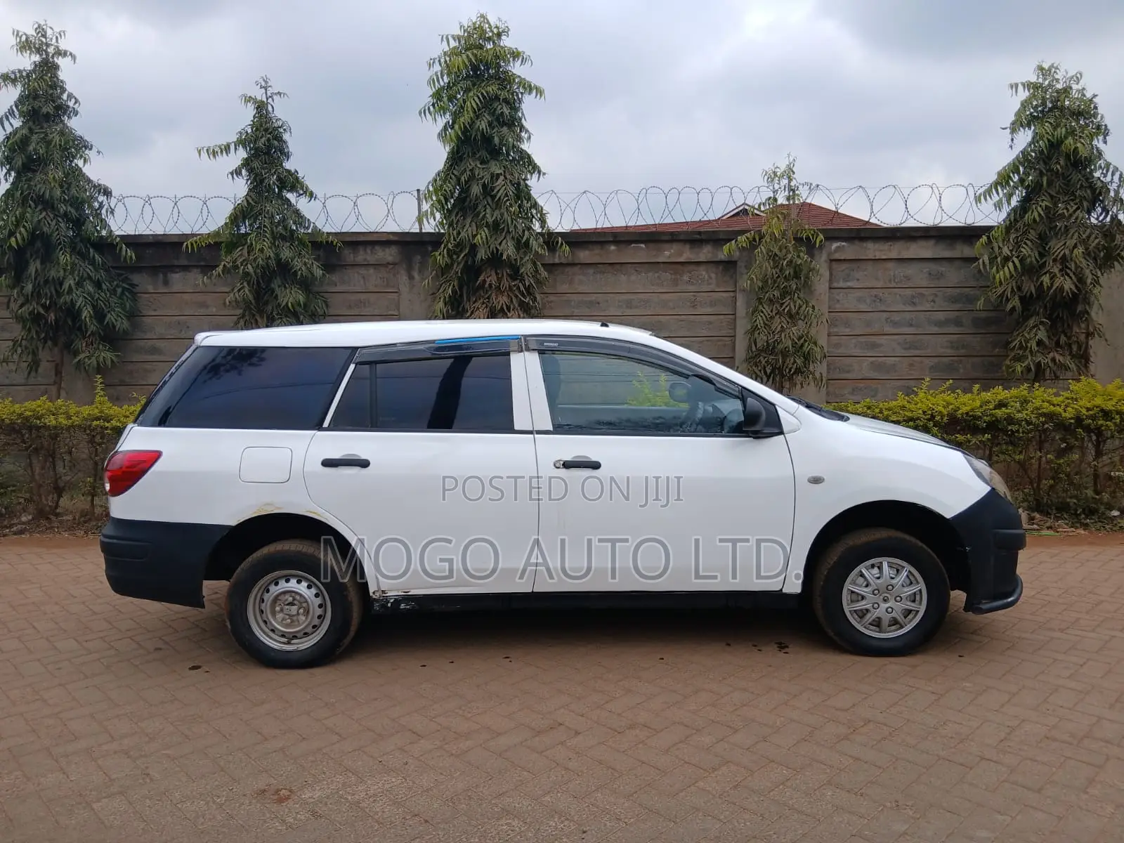 Nissan Advan 2007 White