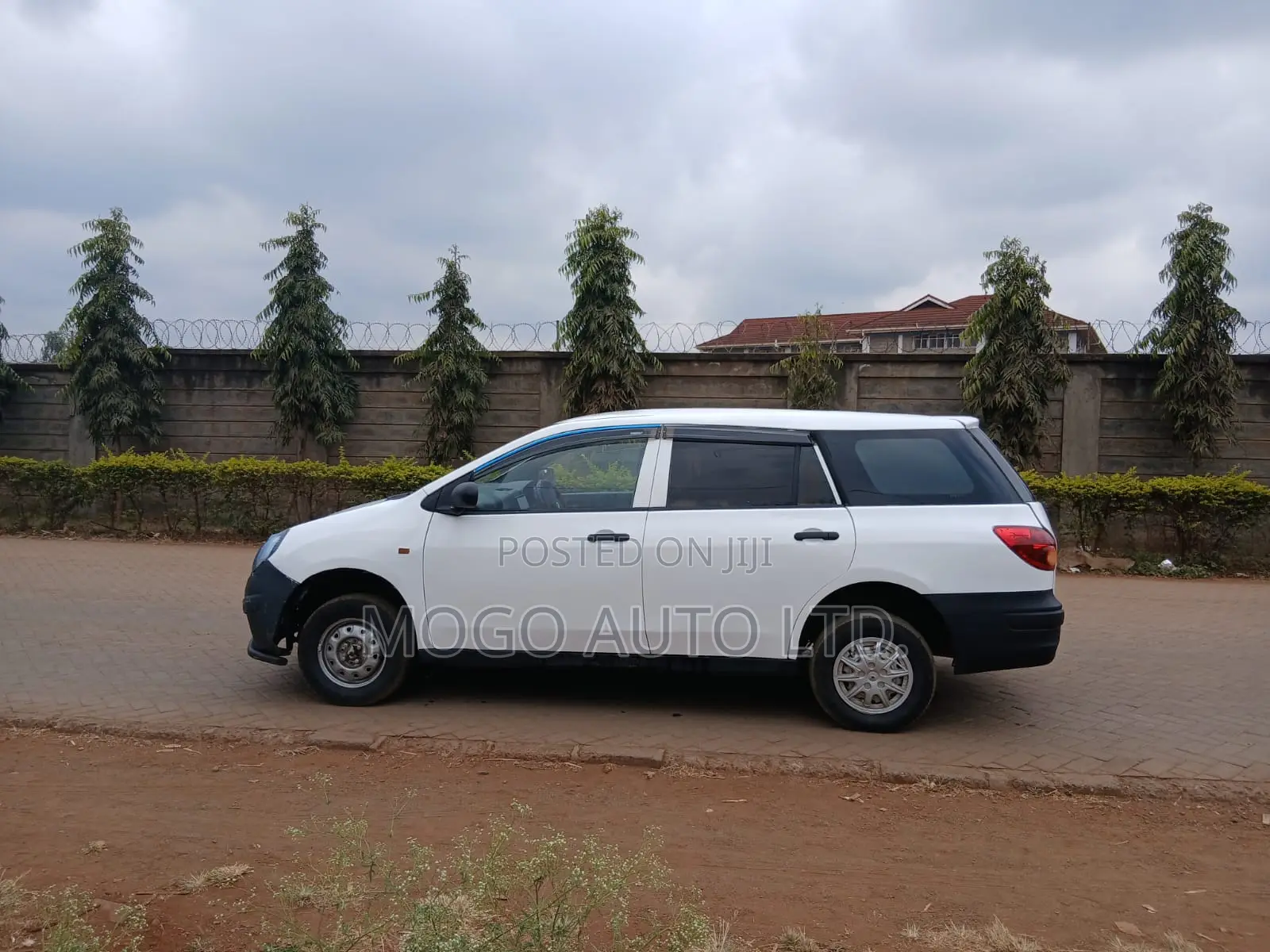 Nissan Advan 2007 White