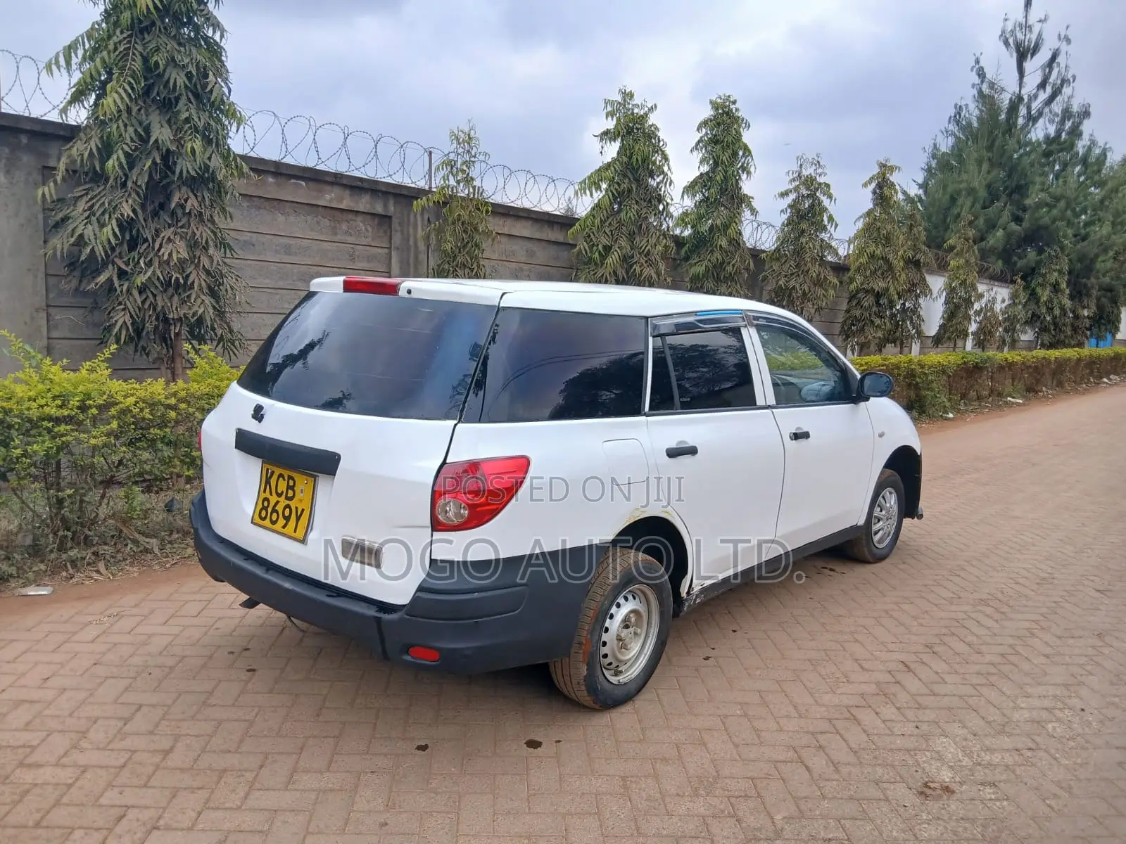 Nissan Advan 2007 White