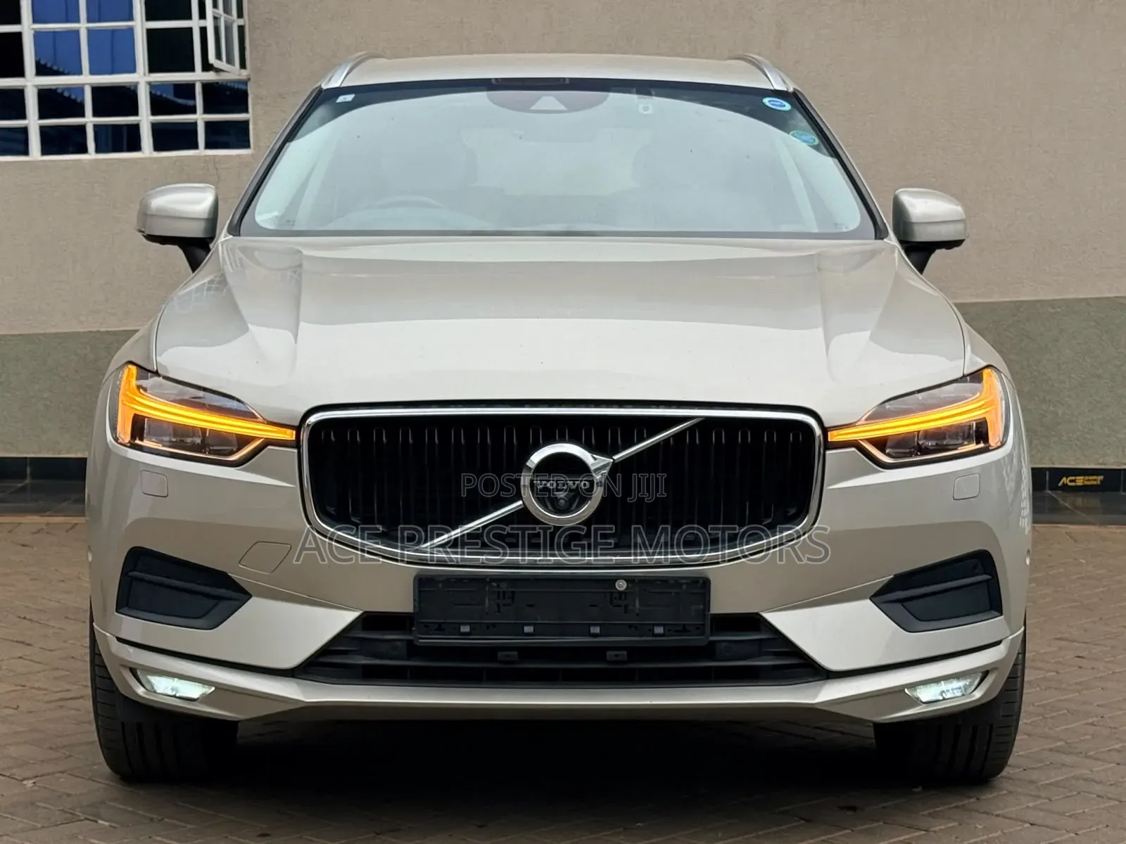 Volvo XC60 2019 Ivory