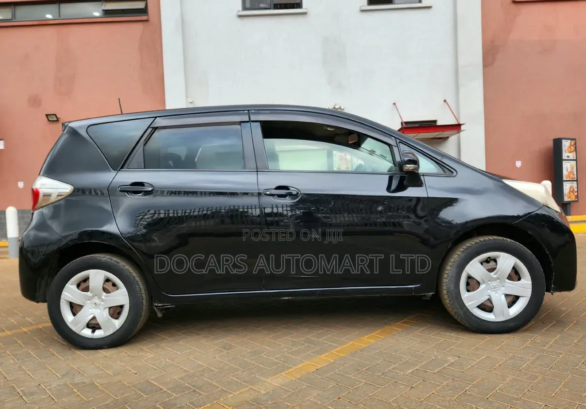 Toyota Ractis 2012 Black