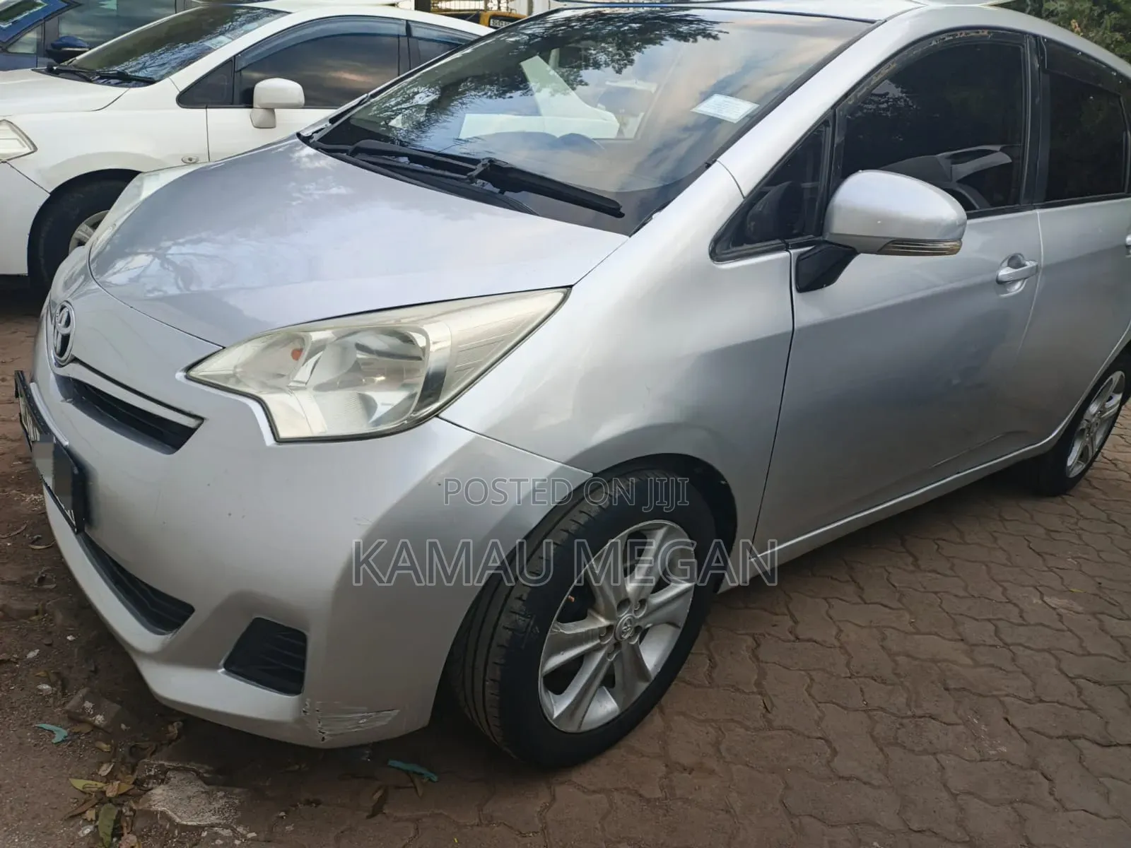 Toyota Ractis 2011 Silver