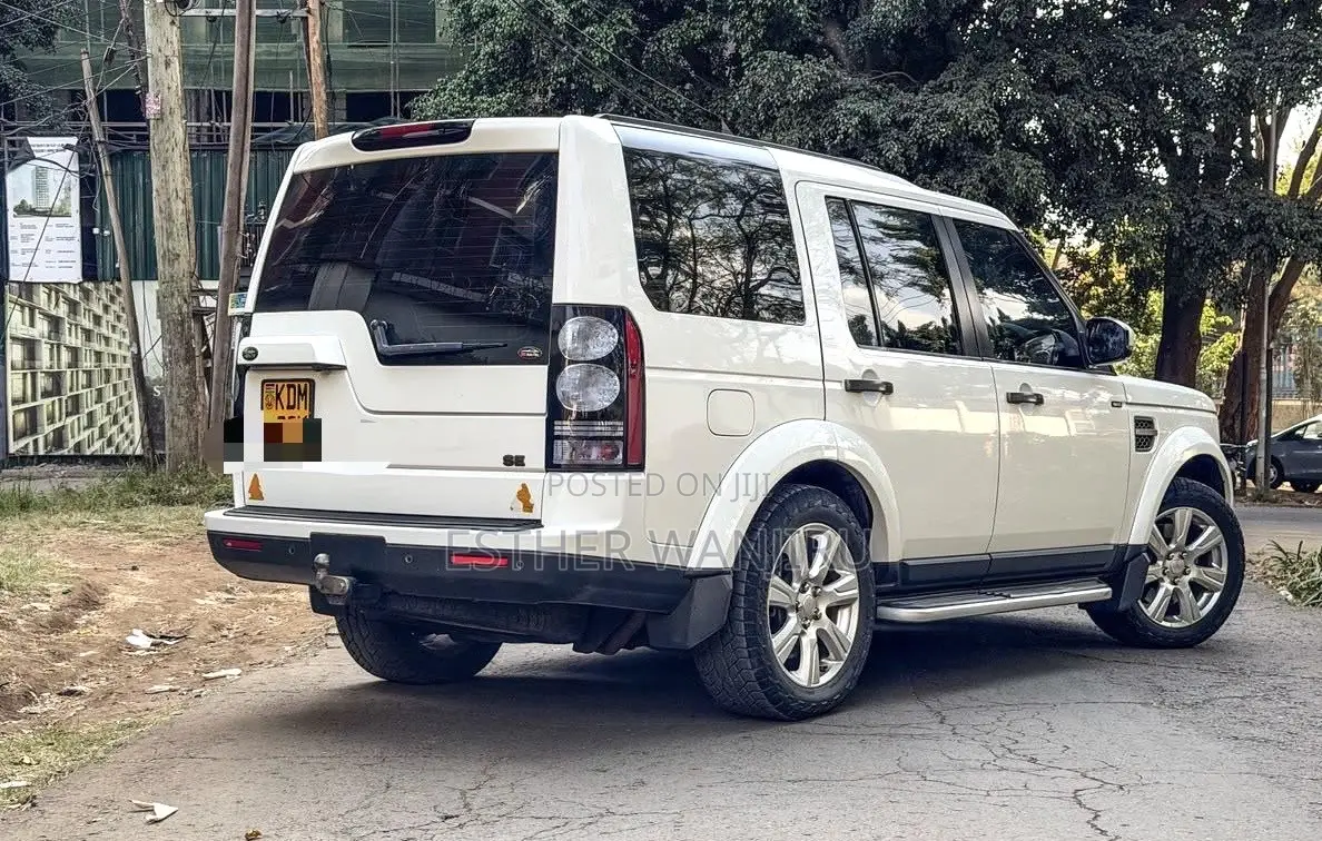 Land Rover Discovery 2017 White