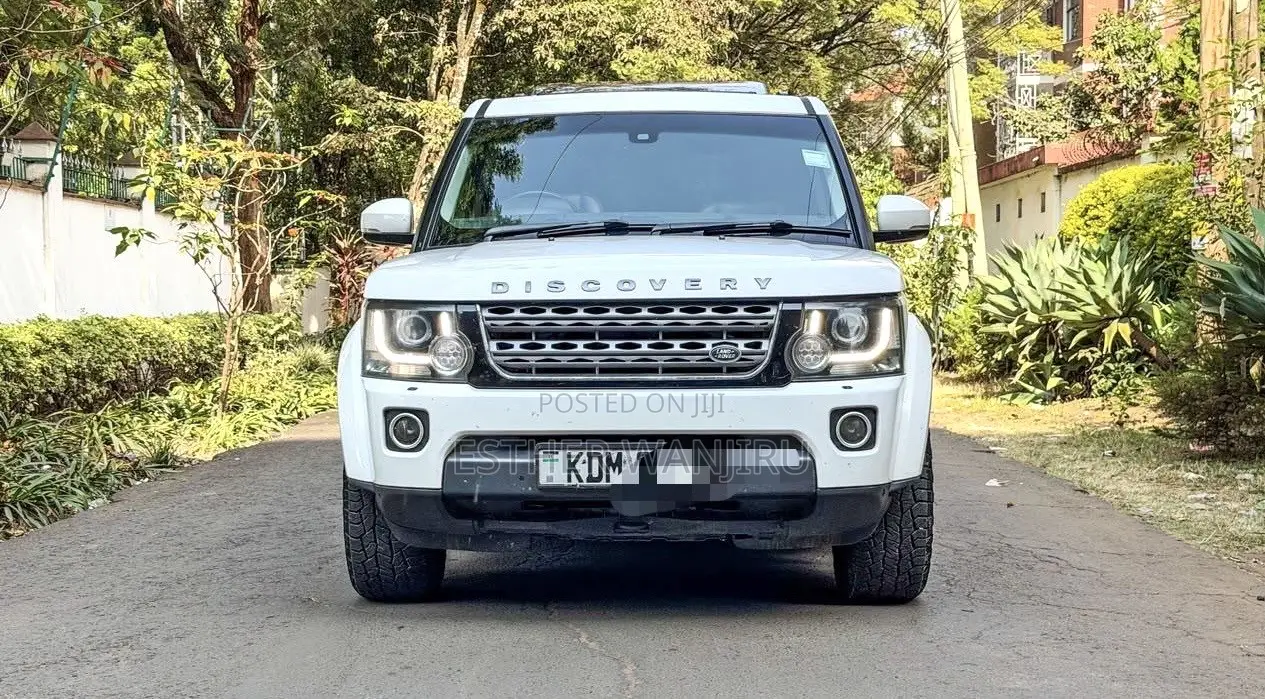 Land Rover Discovery 2017 White