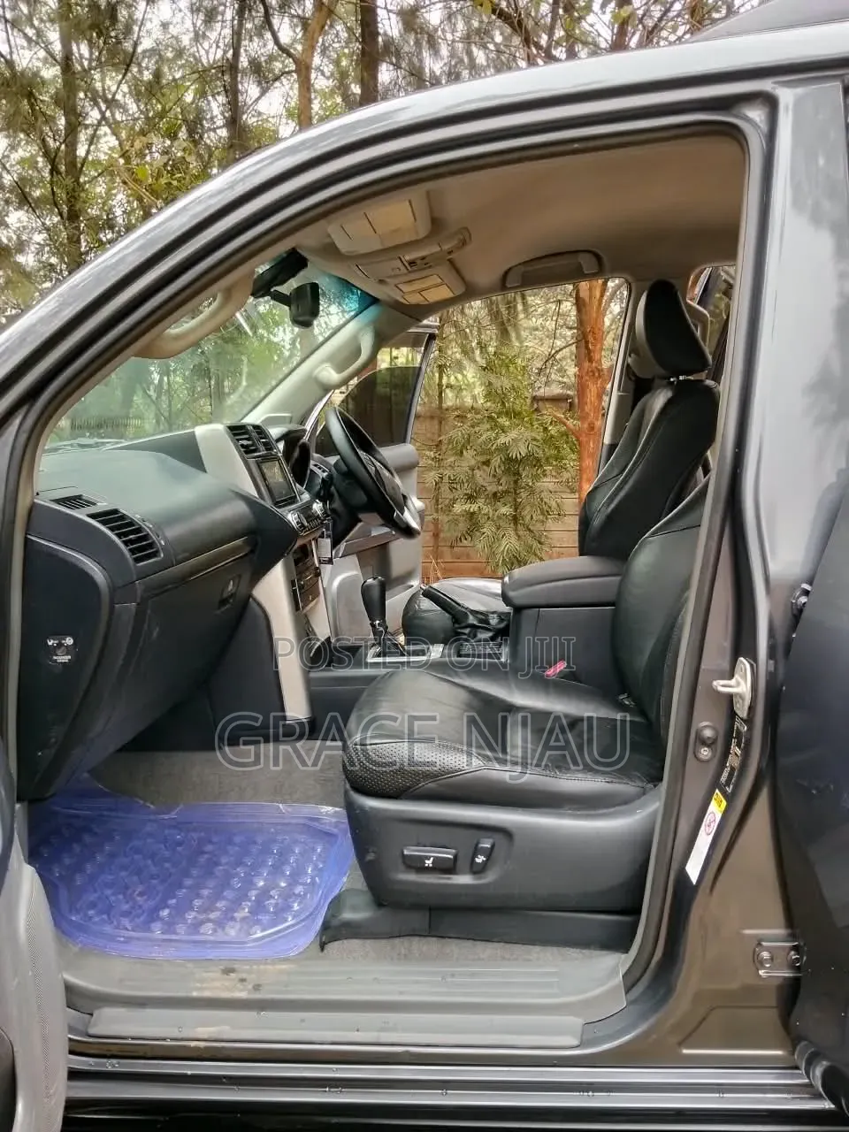 Toyota Land Cruiser Prado 2011