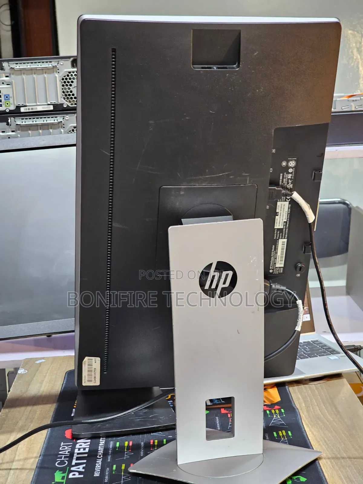 HP EliteDisplay E232 Framed Monitor 
Full Hd 1920×1080
60hz