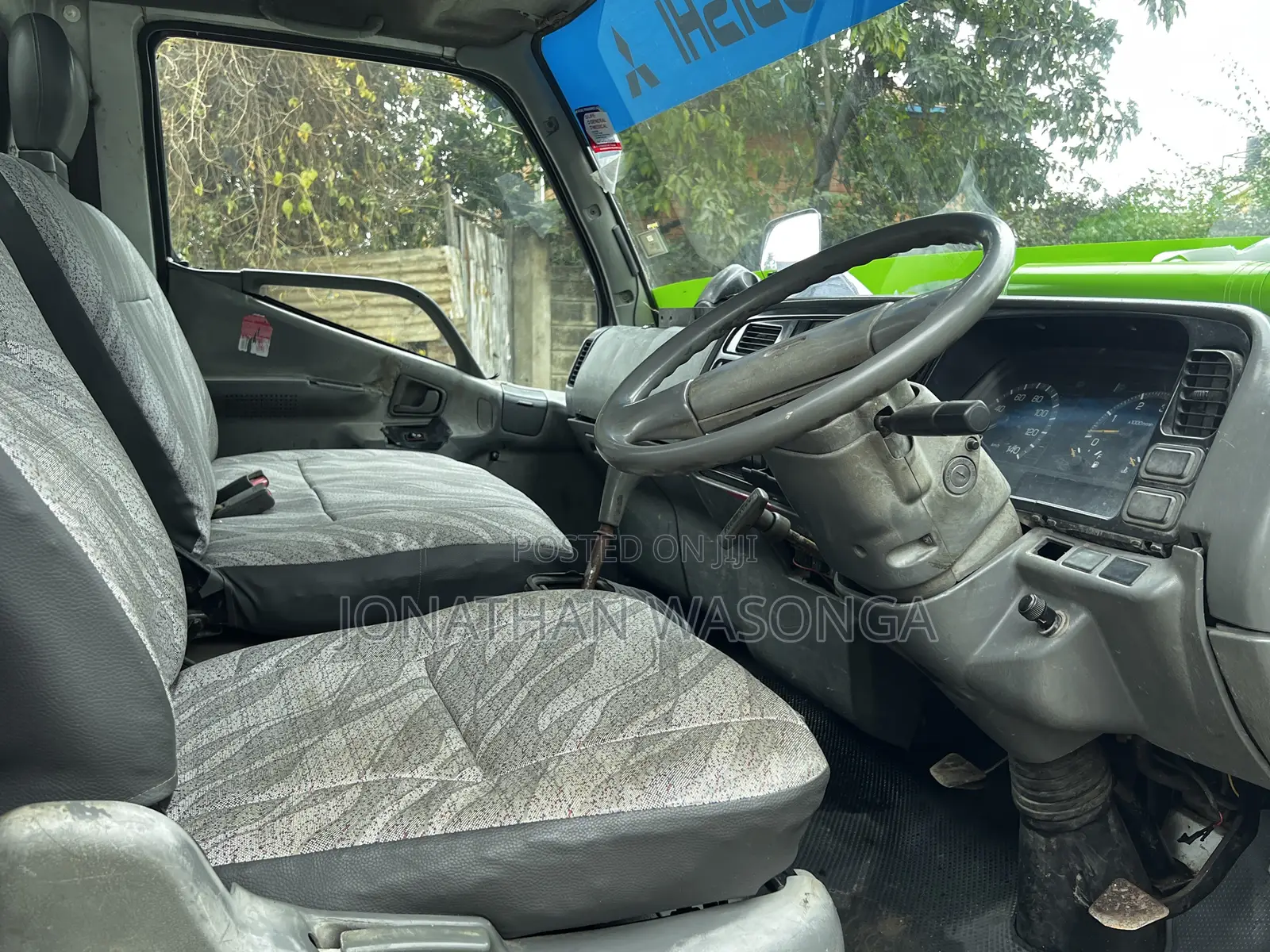Mitsubishi Canter Lorry 1998 White