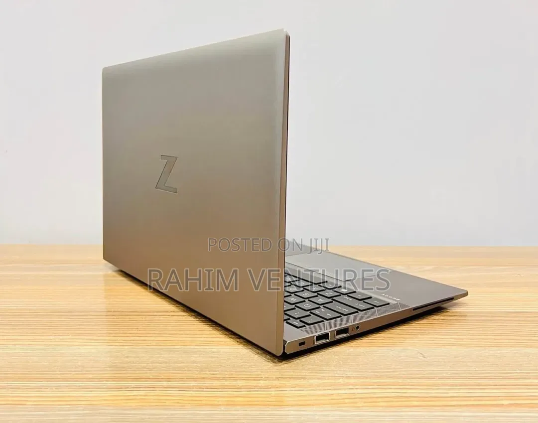 Laptop HP ZBook Firefly 14 G7 16GB Intel Core i7 SSD 256GB