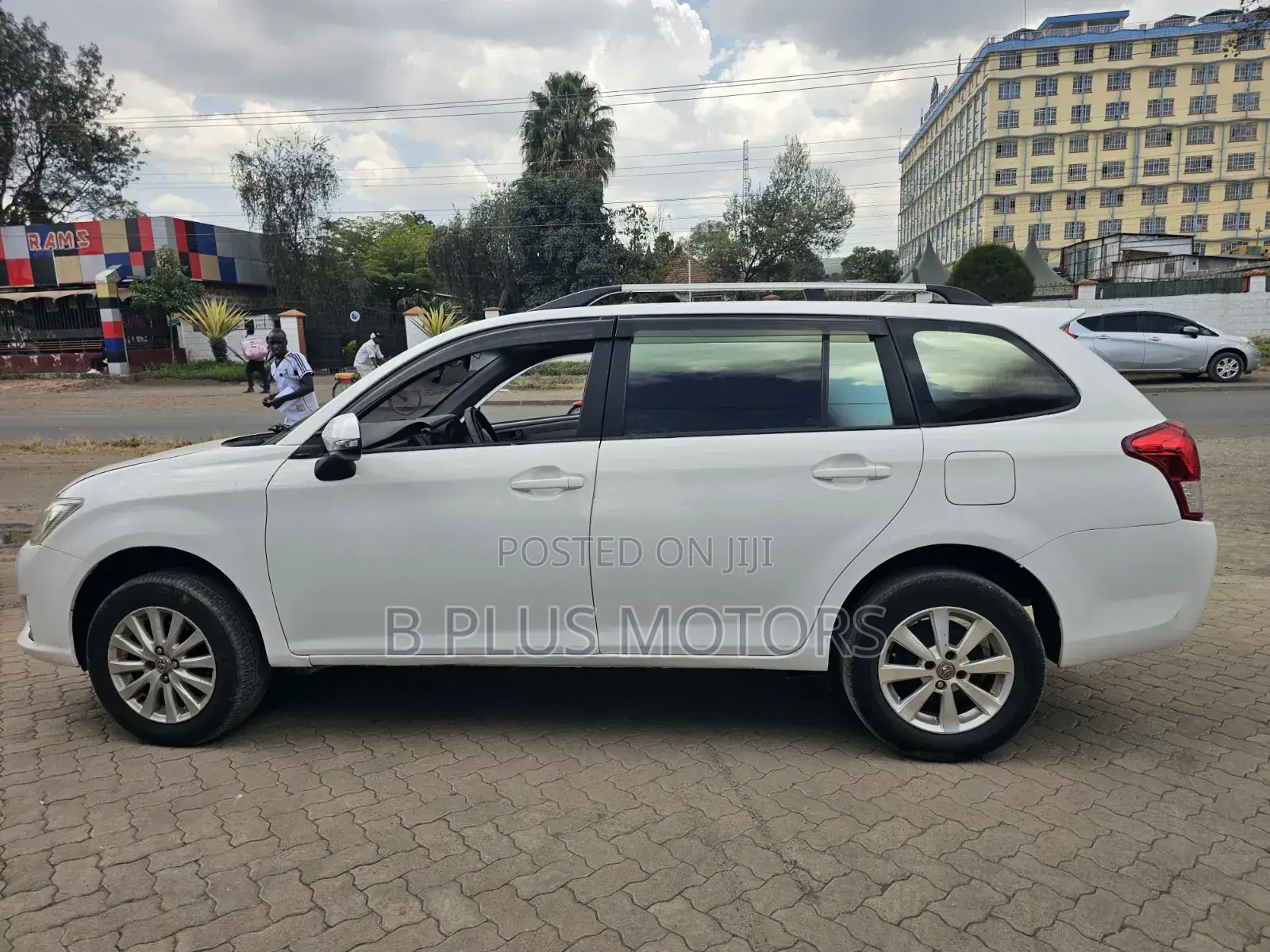 Toyota Corolla Fielder 1.5 Petrol FWD 2015 White