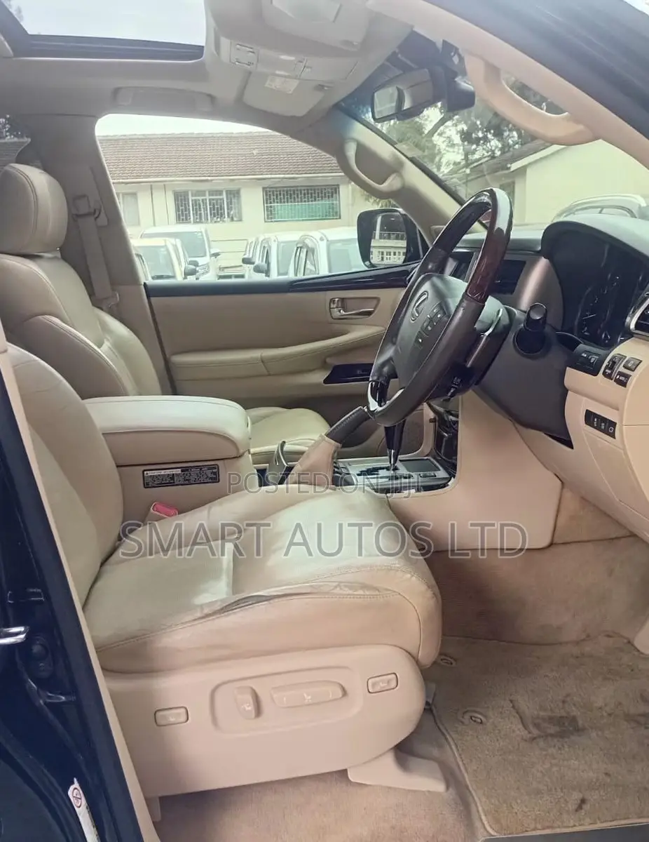 Lexus LX 570 AWD 2014 Black