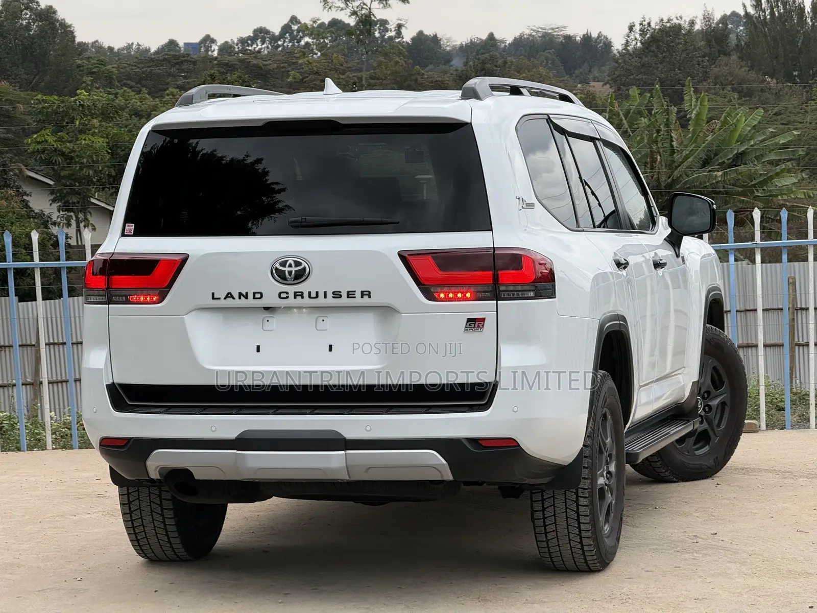 Toyota Land Cruiser LC300 2023 White