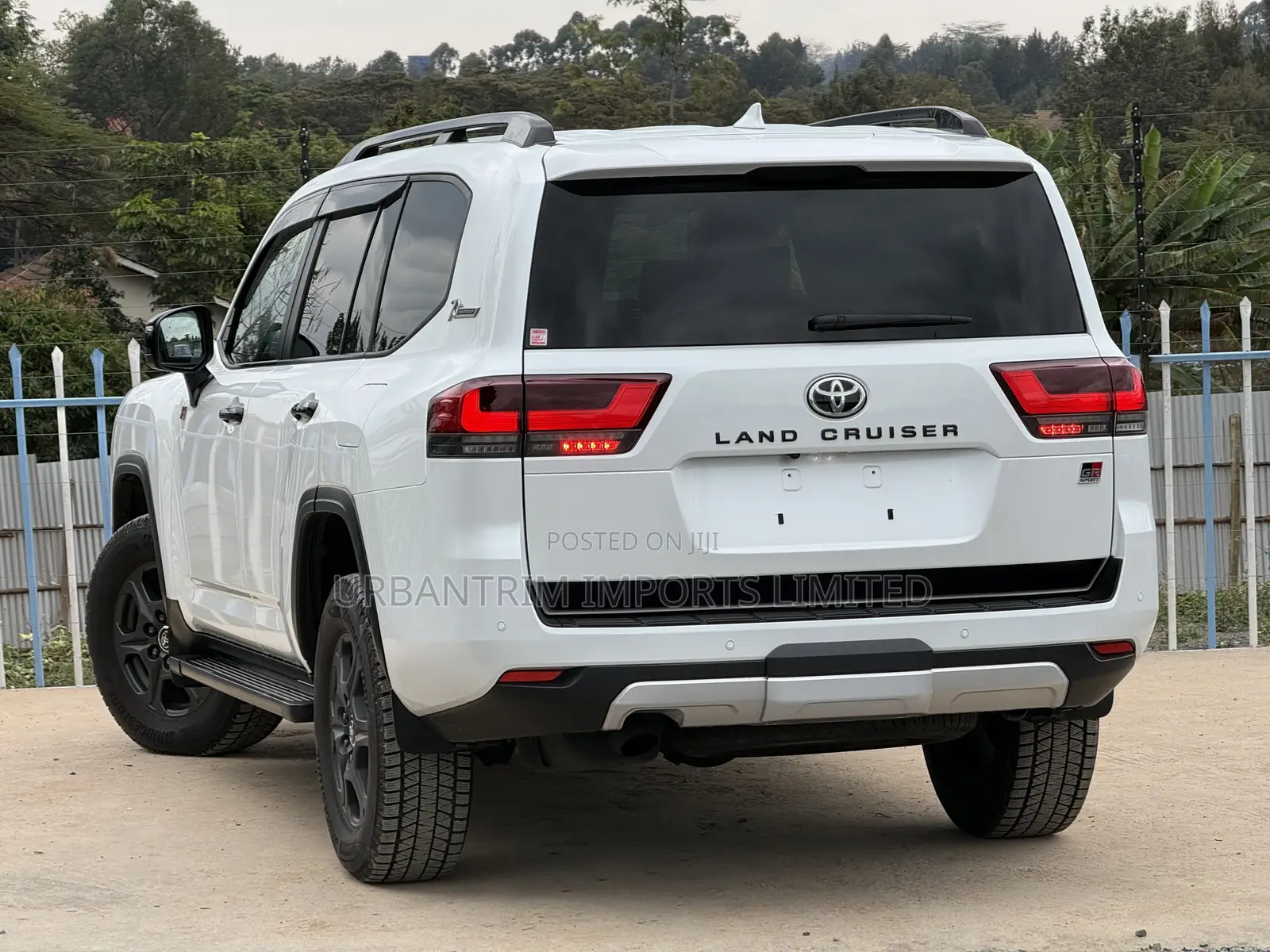 Toyota Land Cruiser LC300 2023 White