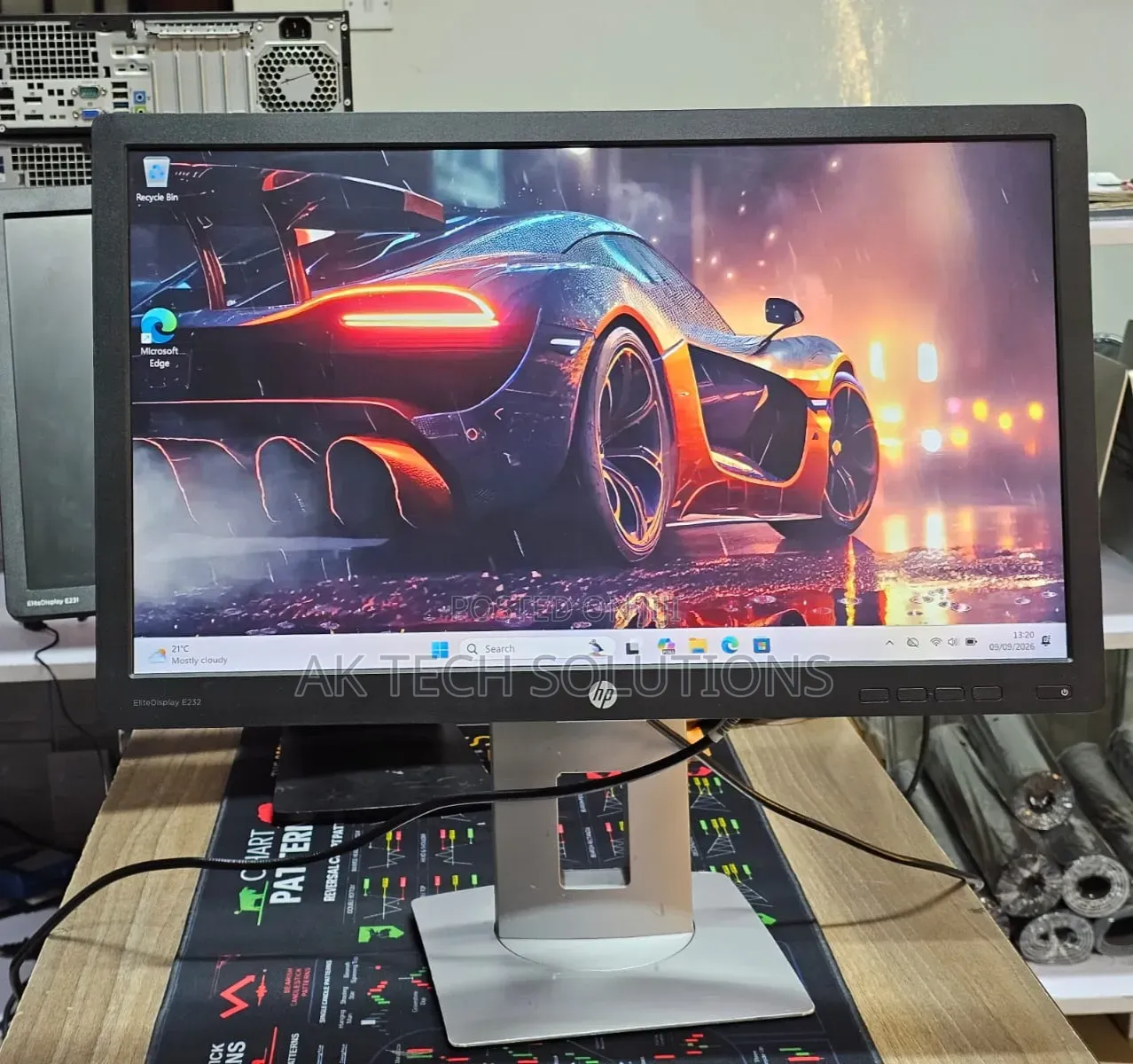 HP EliteDisplay E232 Framed Monitor 
Full Hd 1920×1080
60hz
