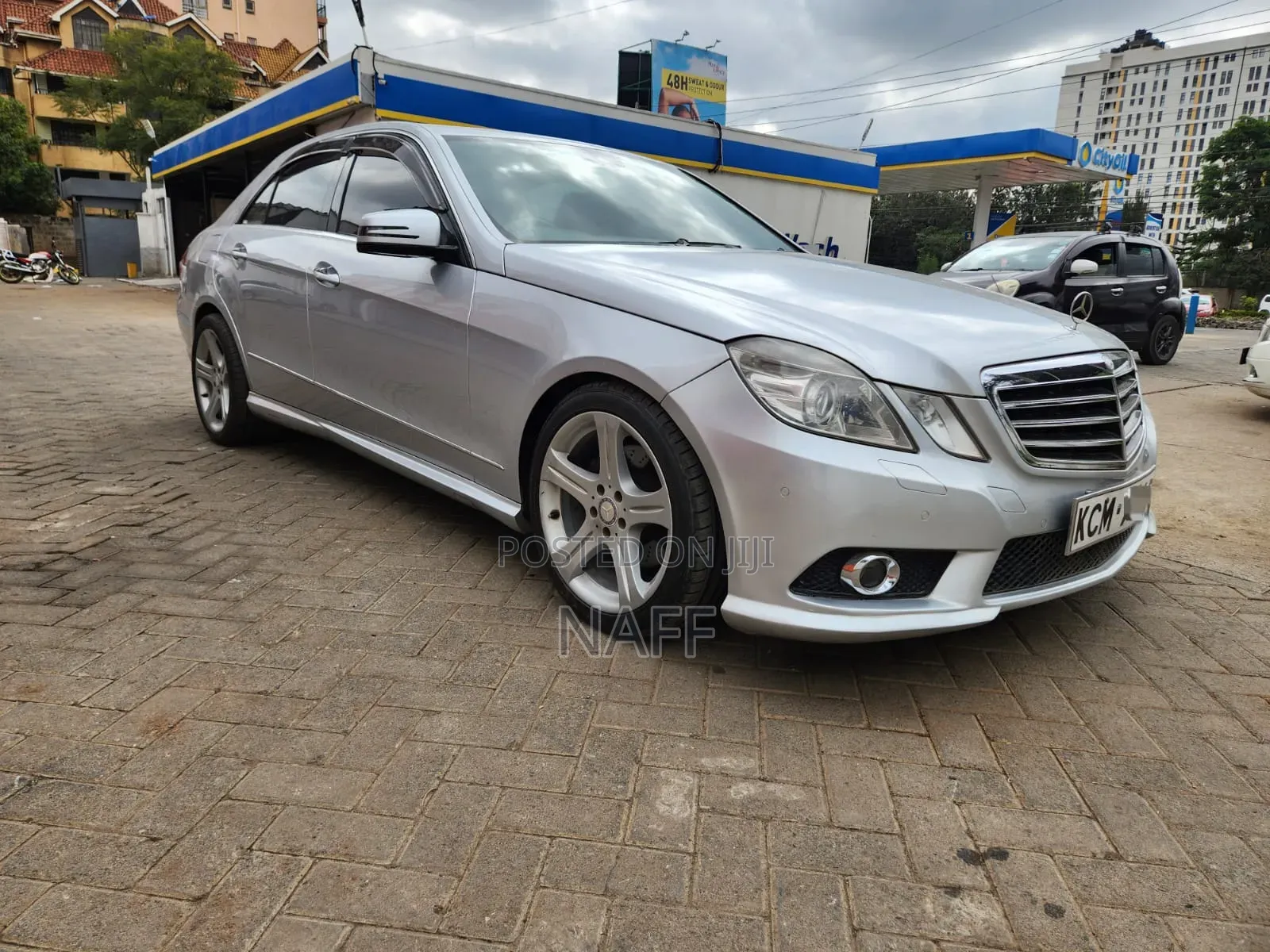 Mercedes-Benz E350 Base 4dr Sedan RWD (3.5L 6cyl 7A) 2010 Silver