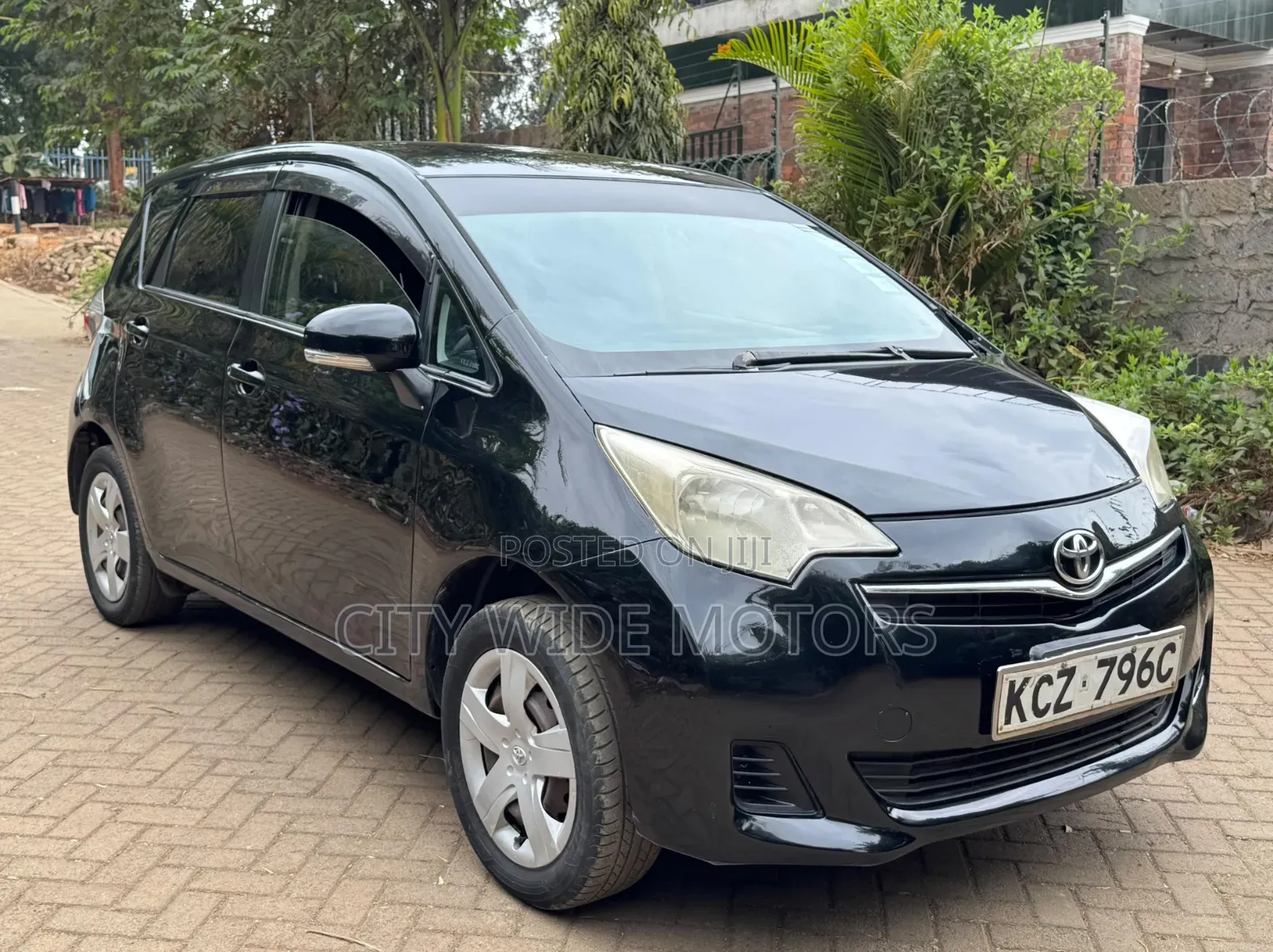 Toyota Ractis 2012 Black