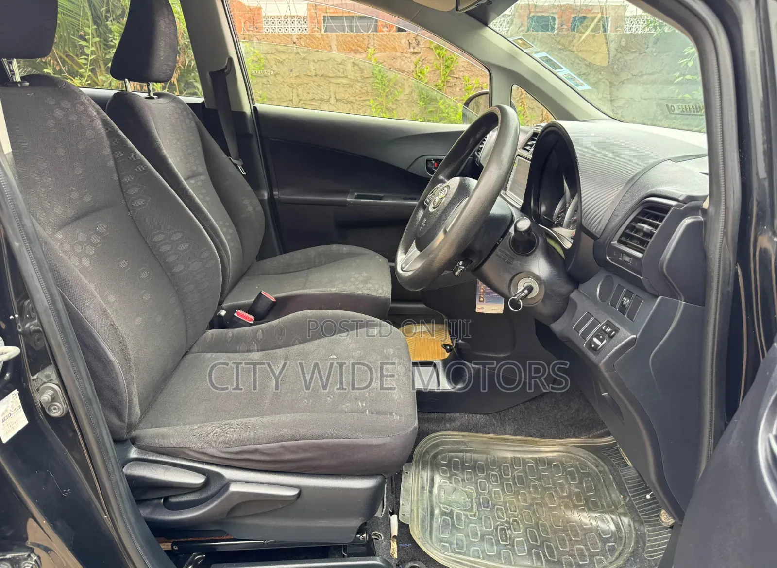 Toyota Ractis 2012 Black