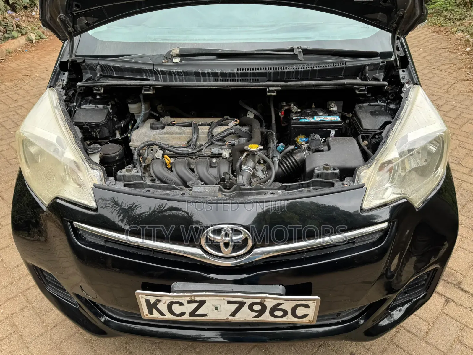 Toyota Ractis 2012 Black