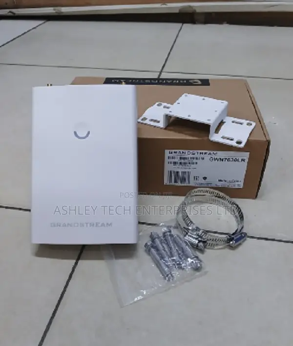 1Grandstream GWN7630 Dual Band WiFi Access Point