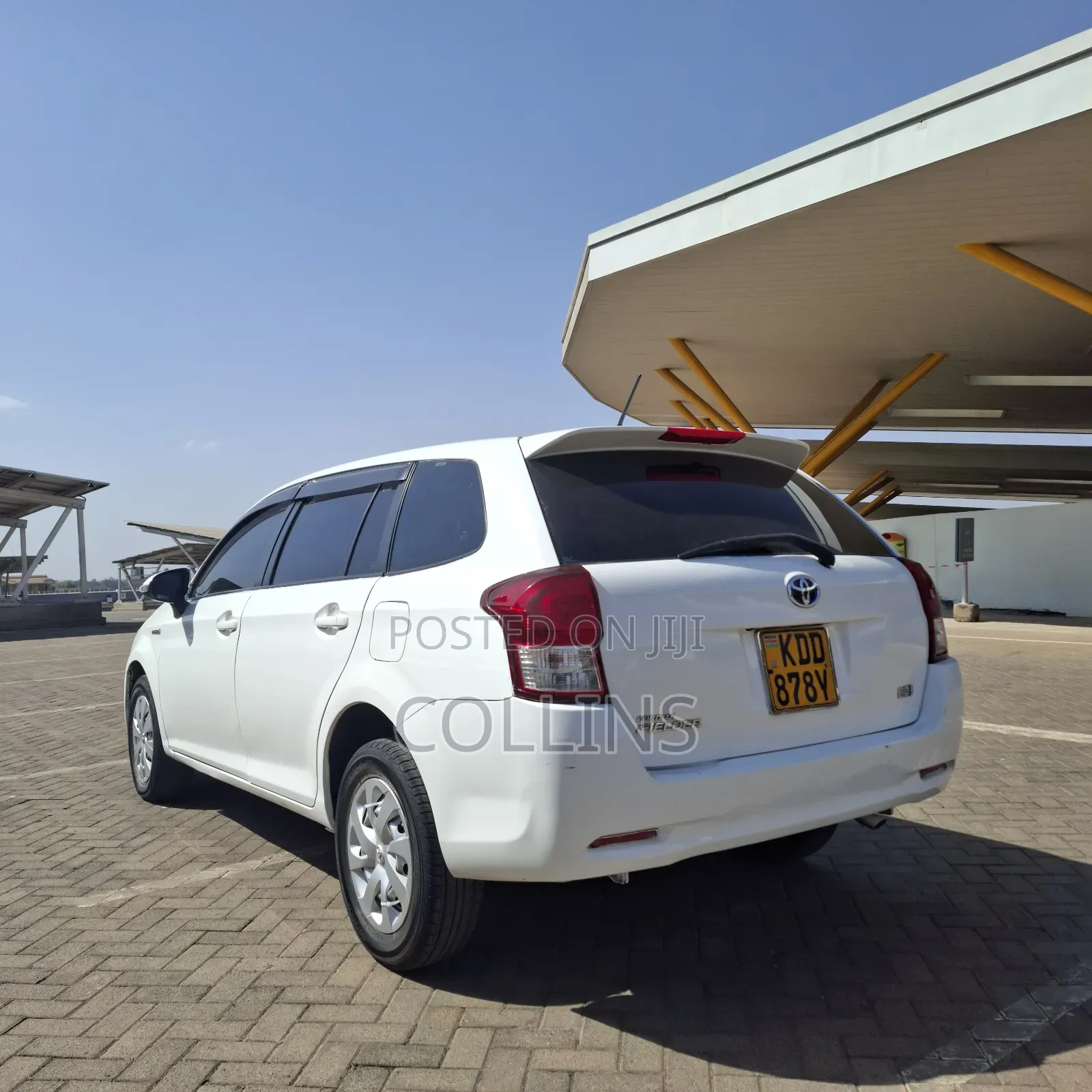 Toyota Corolla Fielder 1.5 Hybrid FWD 2014 White