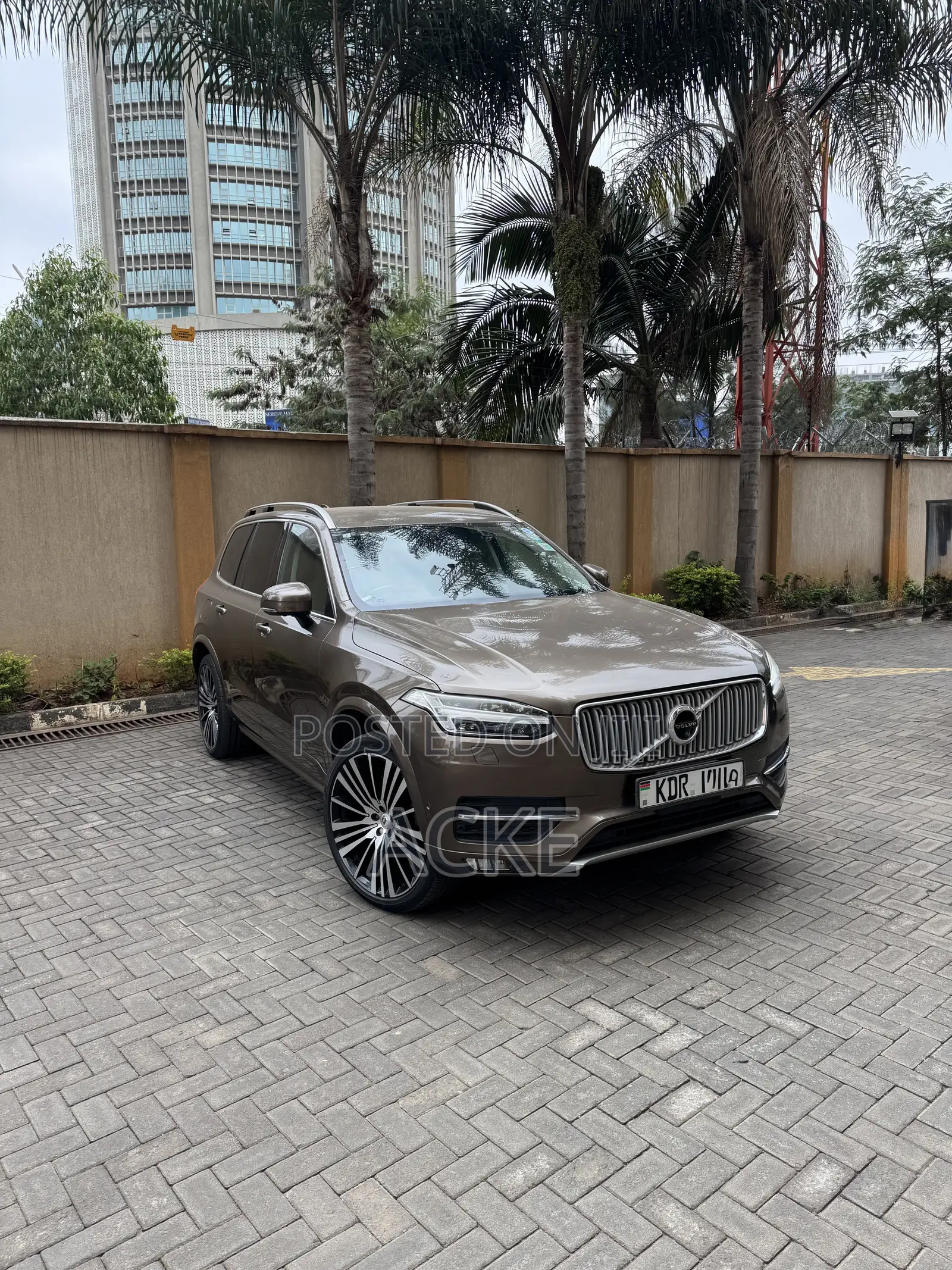 Volvo XC90 T5 Momentum AWD (2.0L 4cyl 8A) 2017 Brown